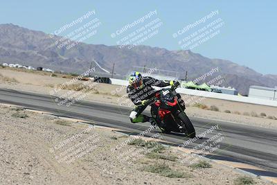 media/Oct-30-2025-Racers Edge (Thu) [[dabbdaf680]]/3-B Group/Session 3 (Turn 15 Inside)/